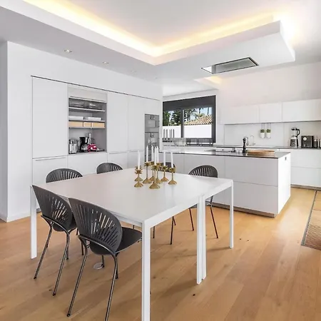 With Private Beach/pool And 15 Min To Marbella